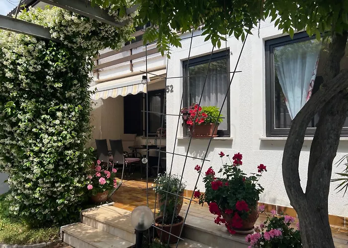 Hisa Ana بيت للعطل أنكاران